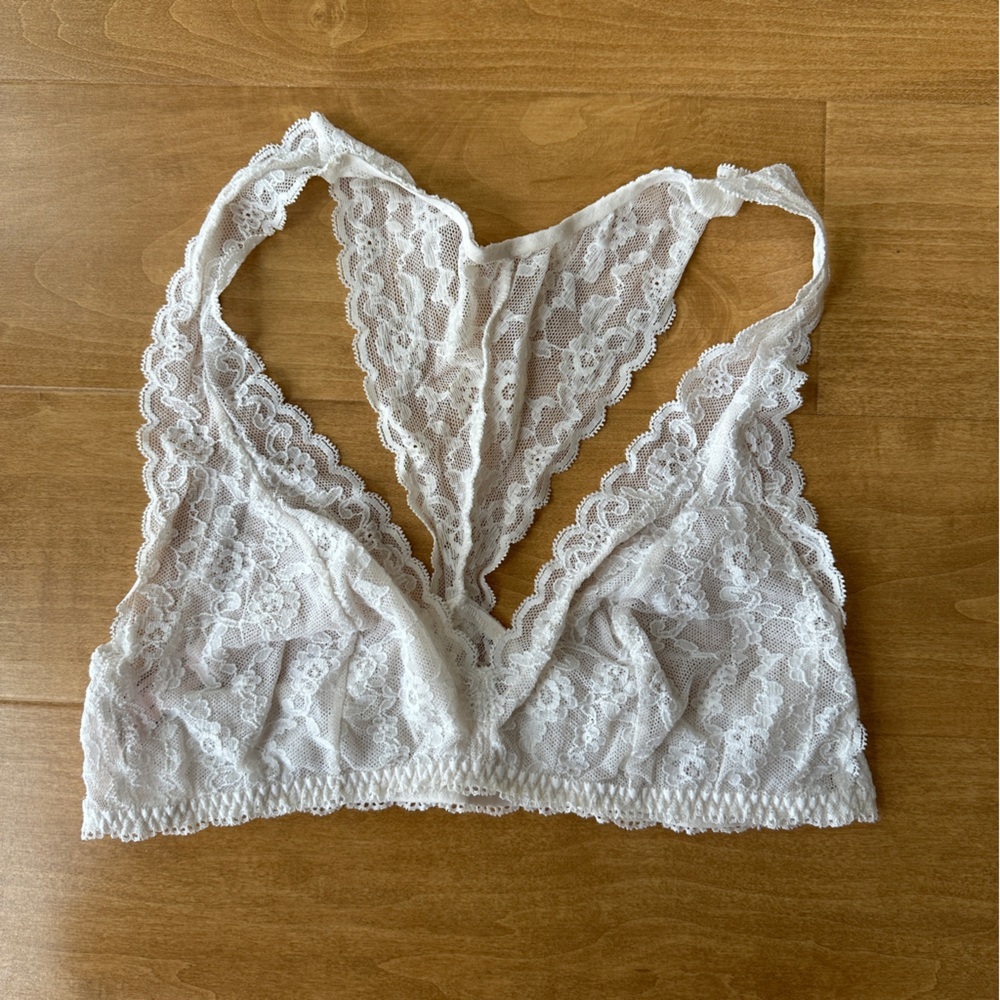 Victoria’s Secret Lightly Lined Lace Bralette, White, Size Medium